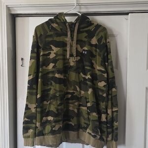 Under Armour Men's Green Camouflage Zip-Up Sweater